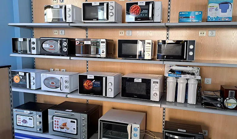 Microondas y hornos de sobremesa en exposición
